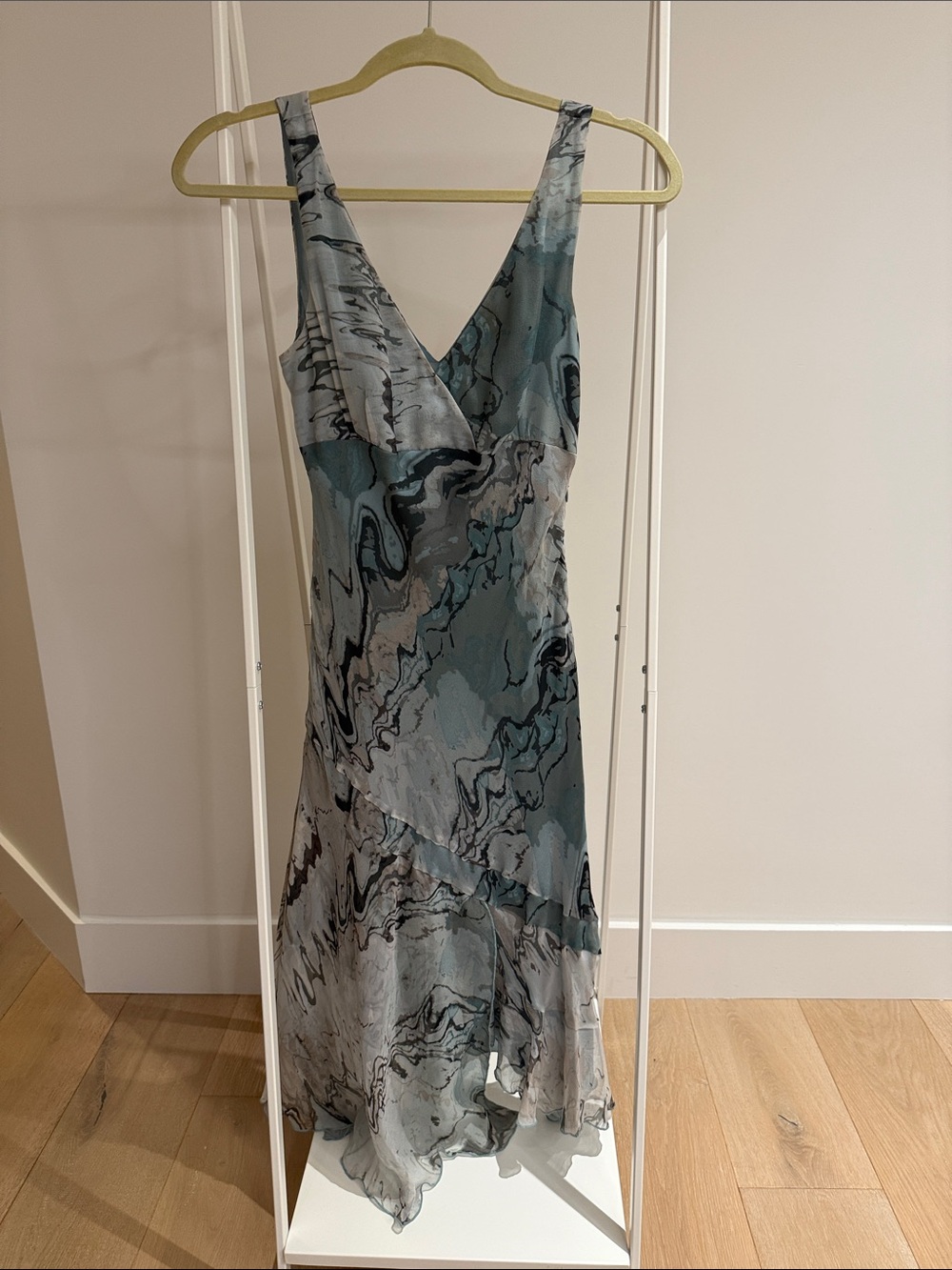 To the Max Marble-Print V-Neck Midi Dress in Seafoam and Slate Blue